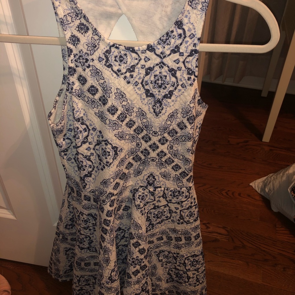 Dress - Picture 2 of 4